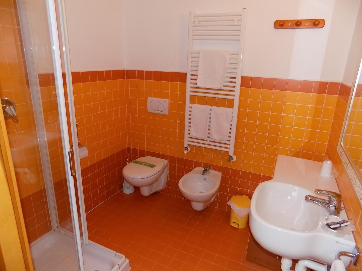 Hotel Residence Sole Fontanafredda Luaran gambar